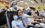Ngắm những nữ hộ sinh xinh đẹp hiến máu trong ngày lễ tình nhân